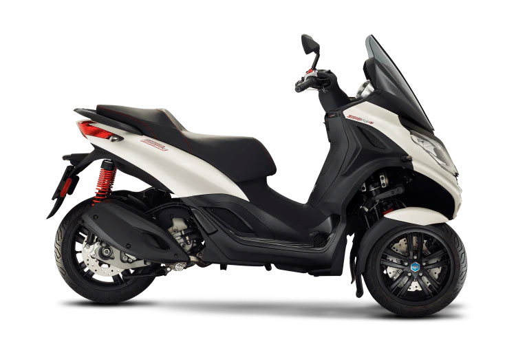 motojoven-sevilla-piaggio-mp3-sport-300-e5-blanco-544-br-750x500px